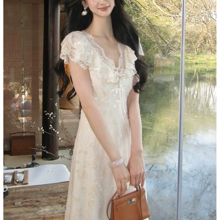 2026夏季上新巨好看白色剪花蕾丝系带连衣裙女
