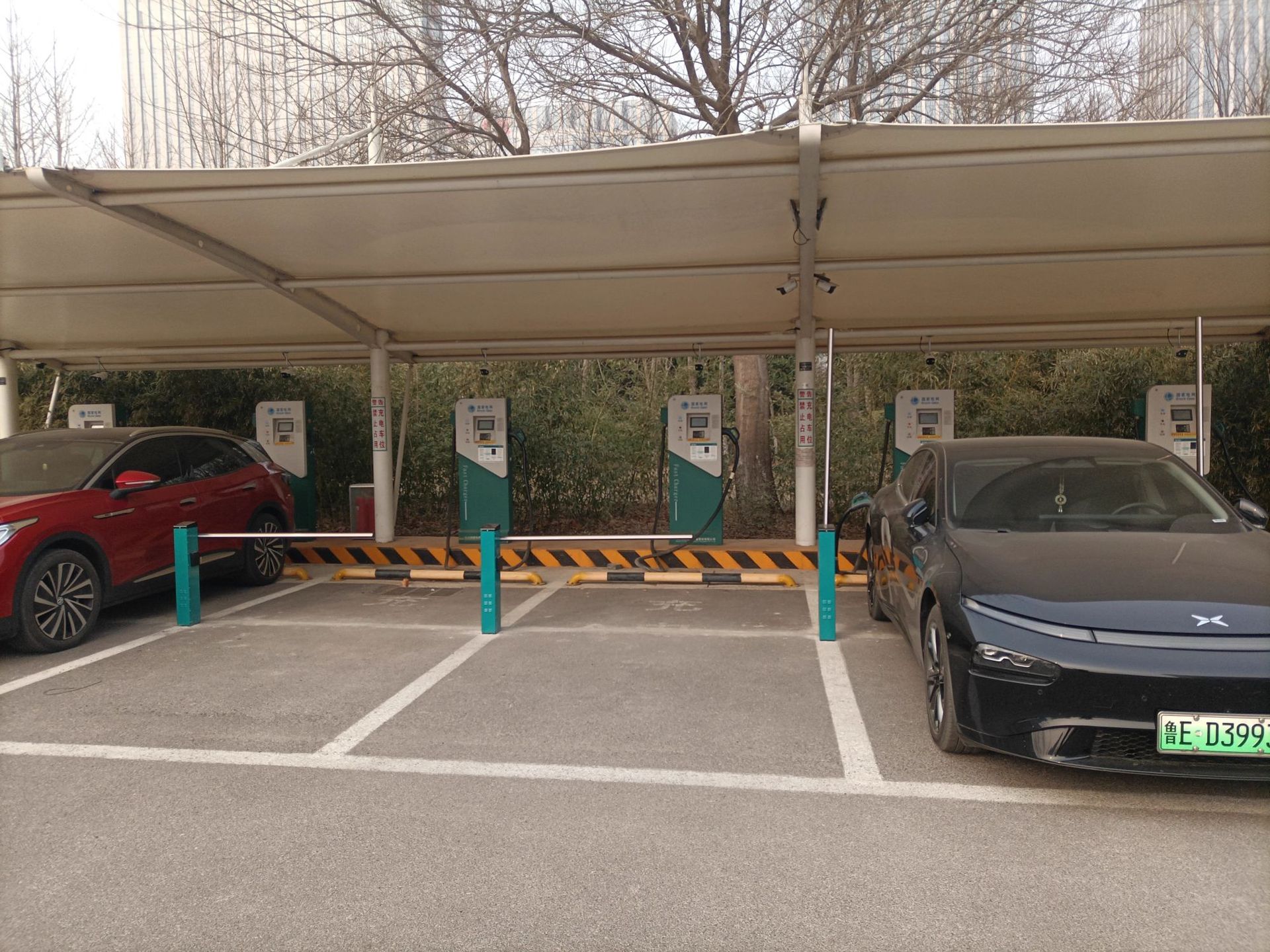 New Energy Vehicle Parking Lock, Charging Station Anti-Occupancy Remote Lift, Shared Smart Parking Lock with Qr Code Payment, Small Barrier Gate