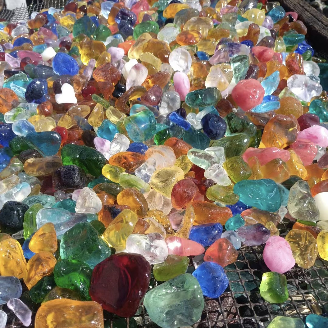 玻璃块  碎玻璃玻璃块  彩色玻璃砂  玻璃装饰碎石  造景玻璃卵石