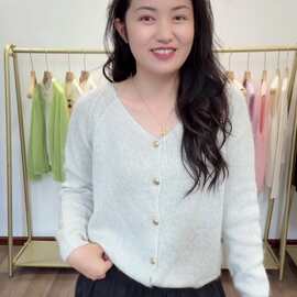 丝驼绒很软很仙v领开衫孤品不退换125斤8.24