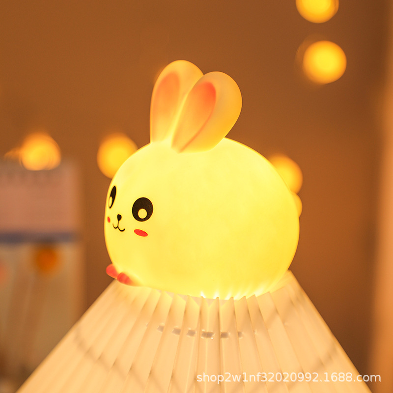 Venta directa de fábrica de luz de la noche del conejo celebridad en línea puesto de mercado nocturno suministro al por mayor juguetes luminosos niños dormitorio lámpara de noche