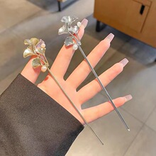 ����Ҷ���鷢��Ů����ͷ�̷��������Ӽ�Լ�ִ��߼��з�����������