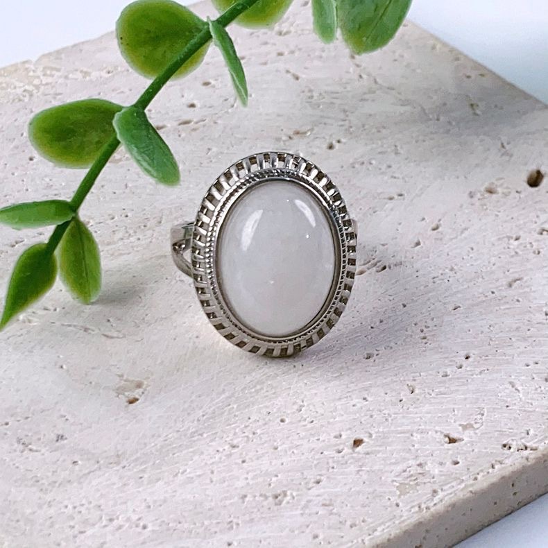 Natural Crystal And Gemstone Jewelry Brings Luck, Conveying Warmth, Clarity And Gentle Positive Energy, Making Every Day Feel Peaceful And Grounded. M_voghion.com