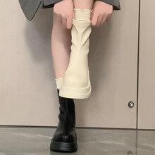 洋气时尚小众设计感靴子2024年网红新款圆头甜美小个子显高马丁靴