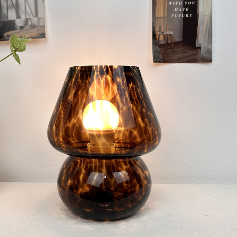 Lámpara de cristal con forma de hongo, estilo americano retro vintage, luz nocturna decorativa de lujo, lámpara de mesa para dormitorio, regulable, tipo vela, lámpara de noche.