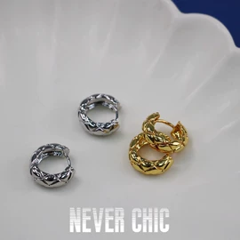 项链;耳钉;手链