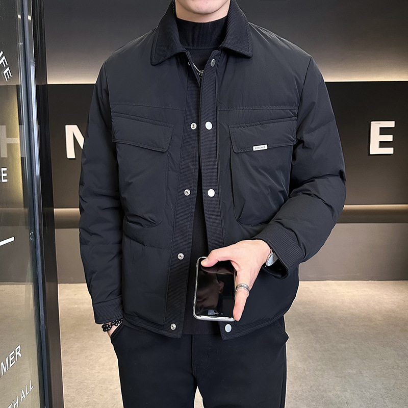 24 invierno nuevo estilo joven estilo comerciante coreano con capucha cálida casual color de contraste chaqueta de plumón de pato blanco para hombres