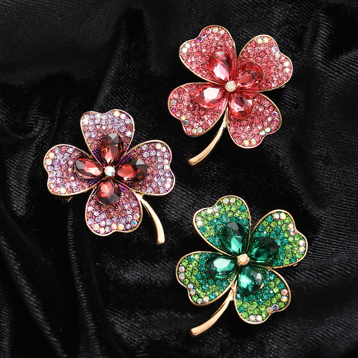 European And American High-End Fashion Exquisite Versatile Personality Elegant Lucky Clover Brooch For Women's Coat_voghion.com