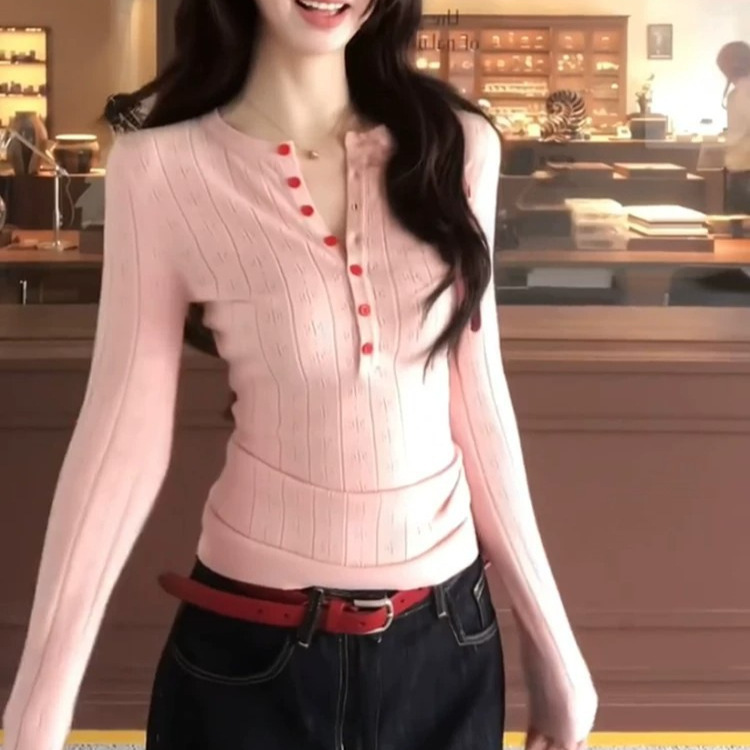 Purely alluring style, waist-cinching hot girl base shirt, autumn and winter new model, button design, sweet and soft, semi-open collar T-shirt Purely alluring style, waist-cinching hot girl base shirt, autumn and winter new model, button design, sweet and soft, semi-open collar T-shirt