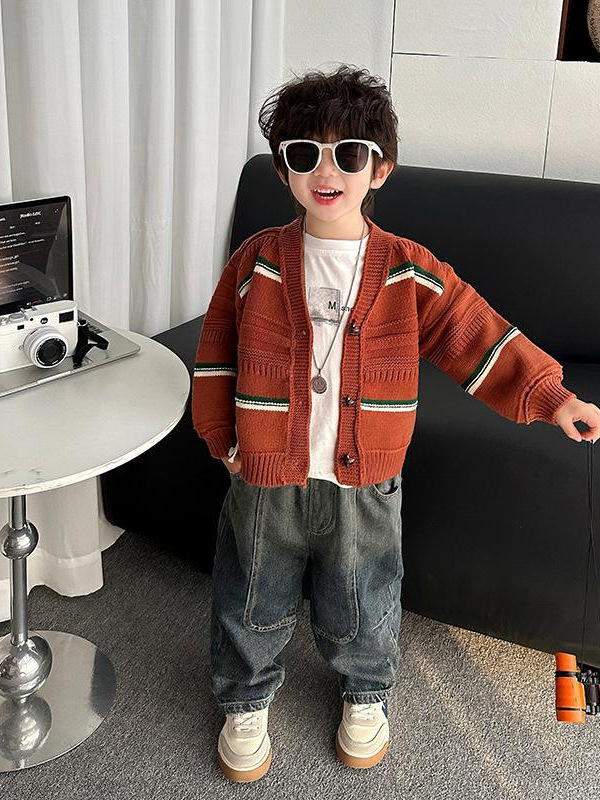 7059 Traje de primavera y otoño para niños 2025 nuevo estilo coreano suéter de estilo occidental cárdigan de tres piezas vaquero bebé