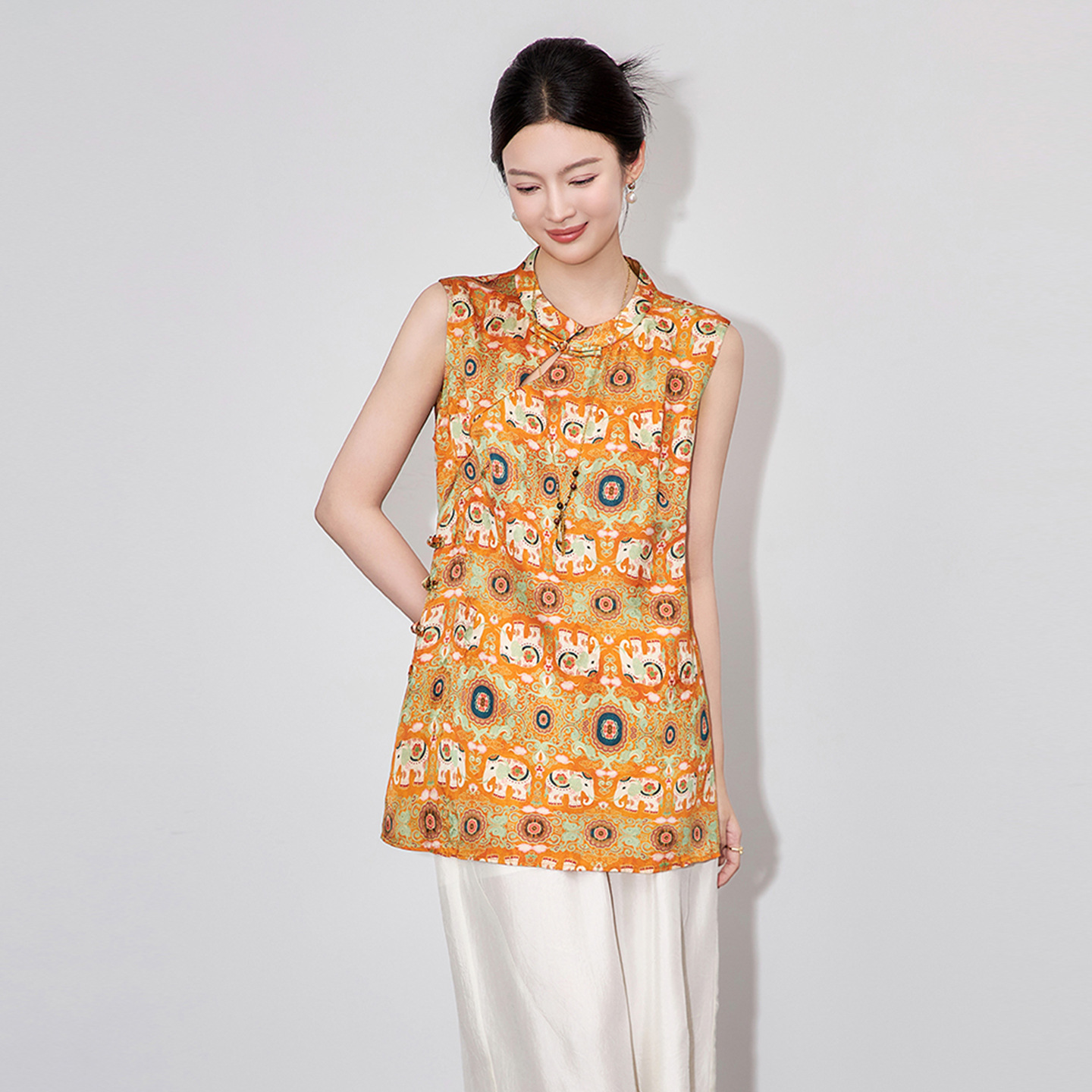 2510102 - Chinese Style New Fashion Plate Button Fragrant Cloud Yarn Little Elephant Jacquard Vest Retro Top Nanyou Women's Summer