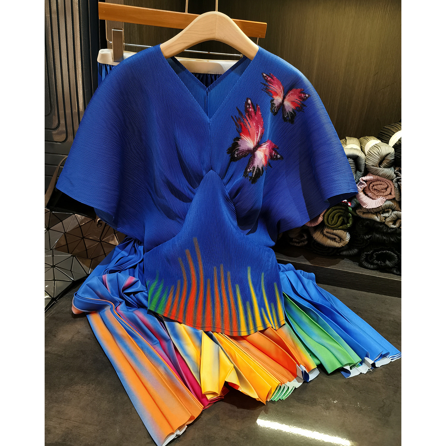 Elegant Butterfly Print Two Piece Set For Women V-Neck Short Sleeve Top & Pleated Midi Skirt Casual Mid-Calf Length Polyester_ecoleips.com