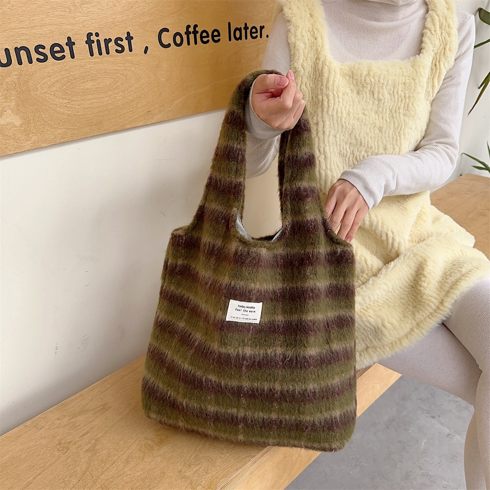 31292 Japanese and Korean large-capacity woolen checkered bag for women, 2023 new Tote bag, commuter and school single-shoulder bag undefined