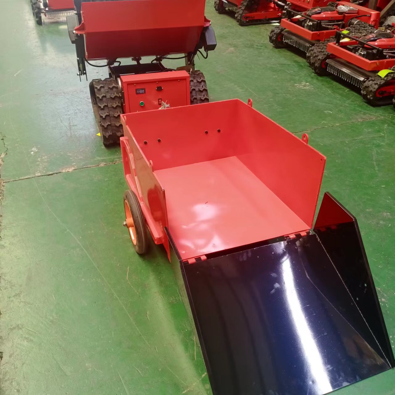 厂家现货小型履带运输装载行走车 电动小型果园遥控运输拉货车