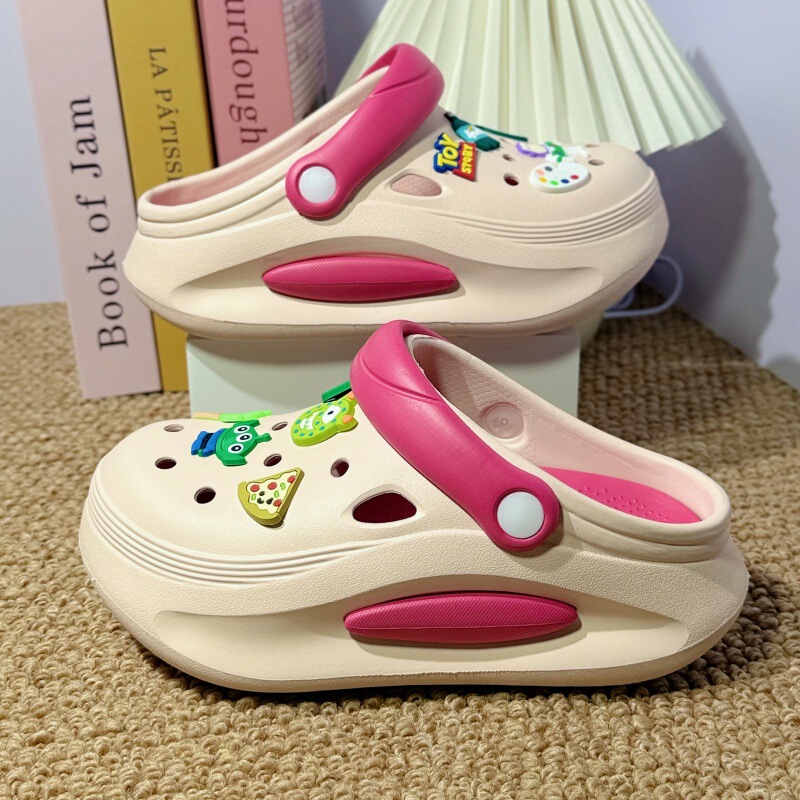 Summer two-tone perforated shoes for women, EVA slippers, breathable and cute closed-toe slippers, women's couple's slide sandals, women's sandals Summer two-tone perforated shoes for women, EVA slippers, breathable and cute closed-toe slippers, women's couple's slide sandals, women's sandals