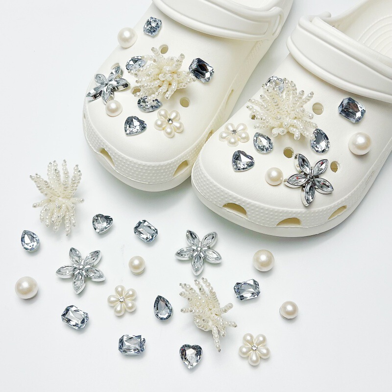 New diamond decorative hole shoes accessories rhinestone shoes flower diy small fragrant style shoe buckle cross pearl flower accessories New diamond decorative hole shoes accessories rhinestone shoes flower diy small fragrant style shoe buckle cross pearl flower accessories