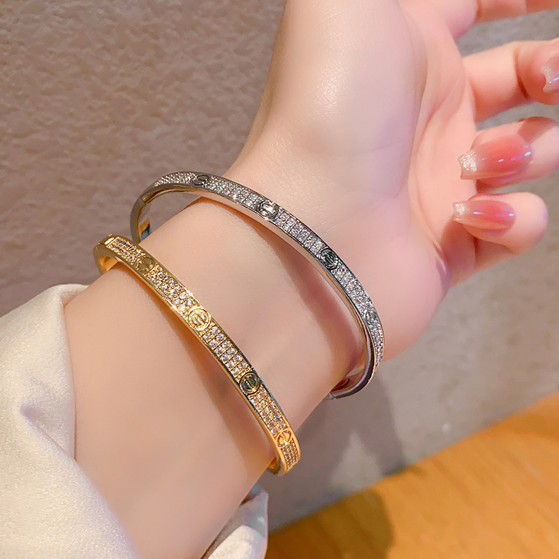 18K Color-Preserving Electroplated Sparkling Zircon Bracelet Versatile Micro-Inlaid High-End Women's Accessible Luxury Style Bracelet Bracelet 18K Color-Preserving Electroplated Sparkling Zircon Bracelet Versatile Micro-Inlaid High-End Women's Accessible Luxury Style Bracelet Bracelet