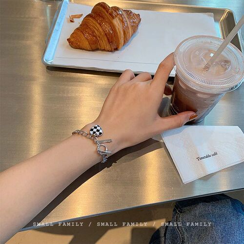 New Checkerboard Necklace Love Pendant Bracelet Set Trendy and Cool Hot Girl Sweater Chain Sweater Chain Temperature Changing Necklace for Women