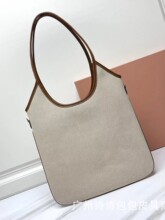 ԭ�SƤmiu���¿�����ivy���ذ�hoboҸ��Ů��ţƤ�μ�б���������