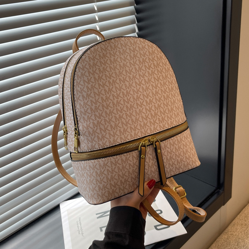 Backpack women's casual 2023 new trendy four seasons daily fashion all-match portable large capacity outing backpack