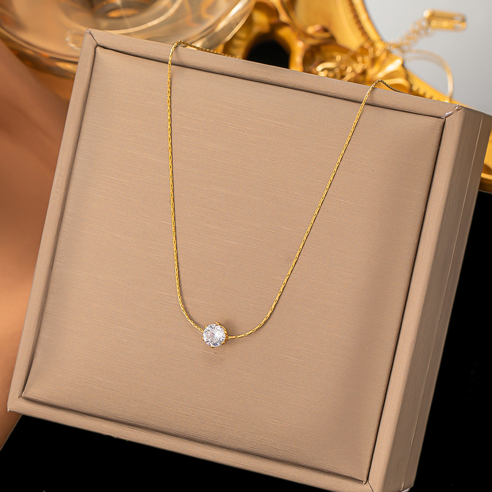 Acero de titanio elegante luz de lujo chapado en oro exquisito collar sin desvanecimiento de las mujeres del todo-fósforo de moda Red Cadena de clavícula de moda fábrica