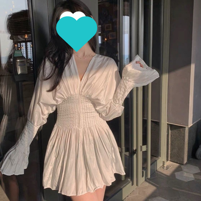 French-style elegant ruffled pleated waist-cinching dress for women, 2026 spring thin silk dress