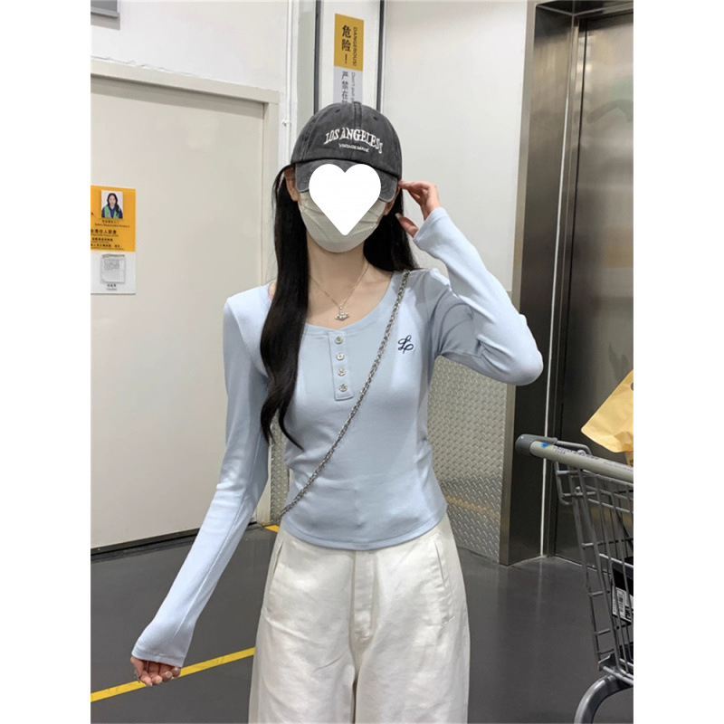 浅蓝色miu系温柔卡腰褶皱上衣2025春秋正肩刺绣纽扣T恤长袖打底衫|undefined