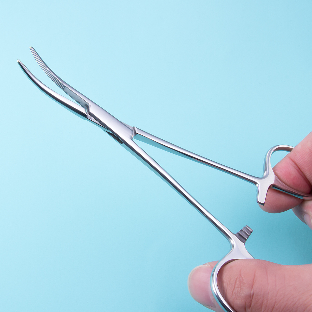 Simple stainless steel body perforation auxiliary curved nose clamp