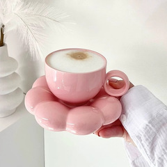 ピンクの軽い贅沢なコーヒーカップセットの午後のお茶の高顔値カップ朝食カップ