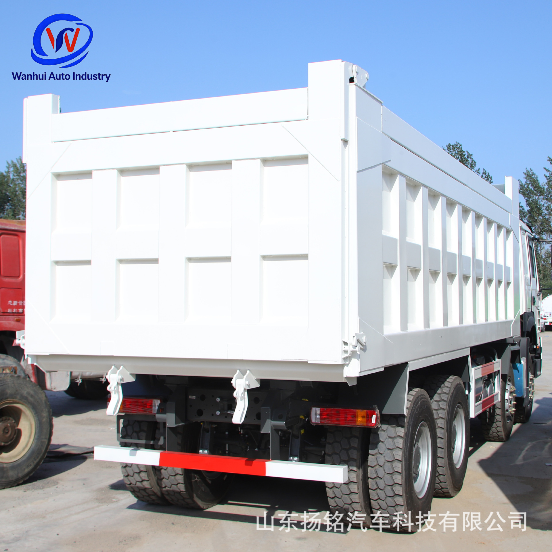 Export to Africa: Howo Dump Truck, 430 Horsepower, 8X4, Front Four-Wheel Drive, Heavy-Duty Engineering Vehicle for Earthwork Transport