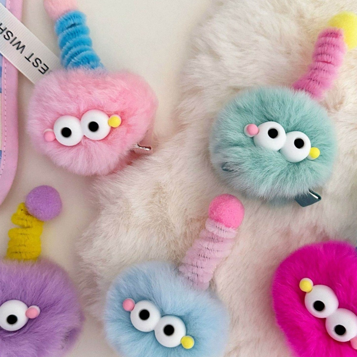 Bola de pelo pequeño monstruo torcido horquilla de palo nuevo lindo divertido suave lindo ojos grandes padre-hijo horquilla clip superior clip de pico de pato