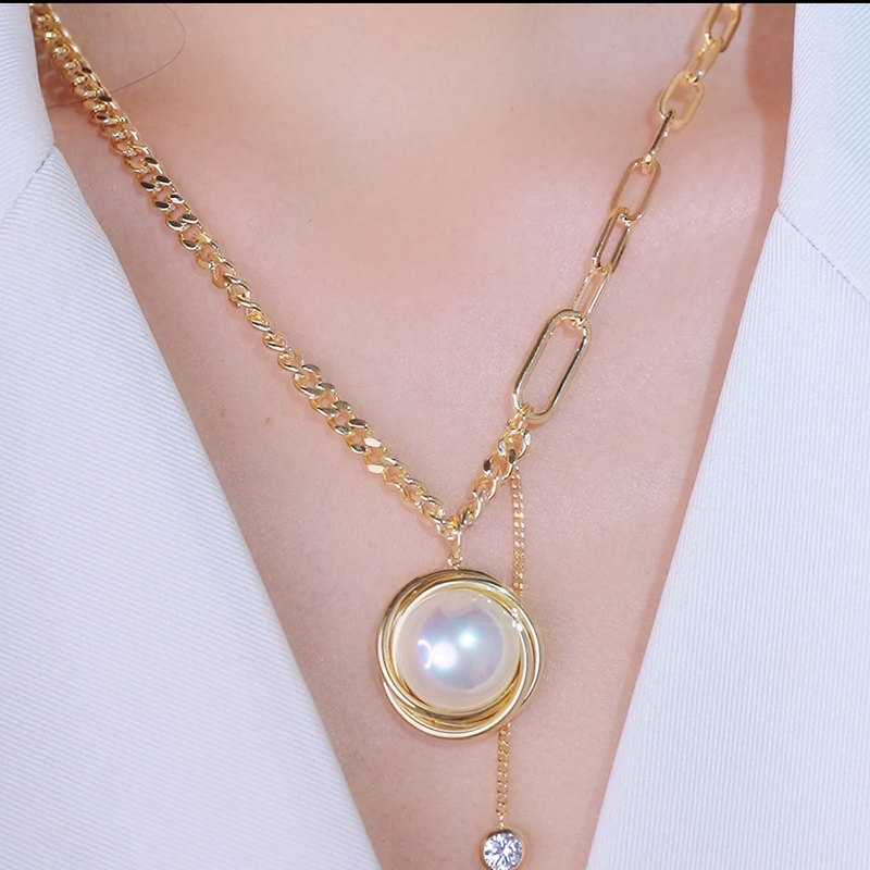 2025 New Twist Pearl Buckle Necklace Accessible Luxury High-End Versatile Clavicle Chain Niche Design Necklace 2025 New Twist Pearl Buckle Necklace Accessible Luxury High-End Versatile Clavicle Chain Niche Design Necklace
