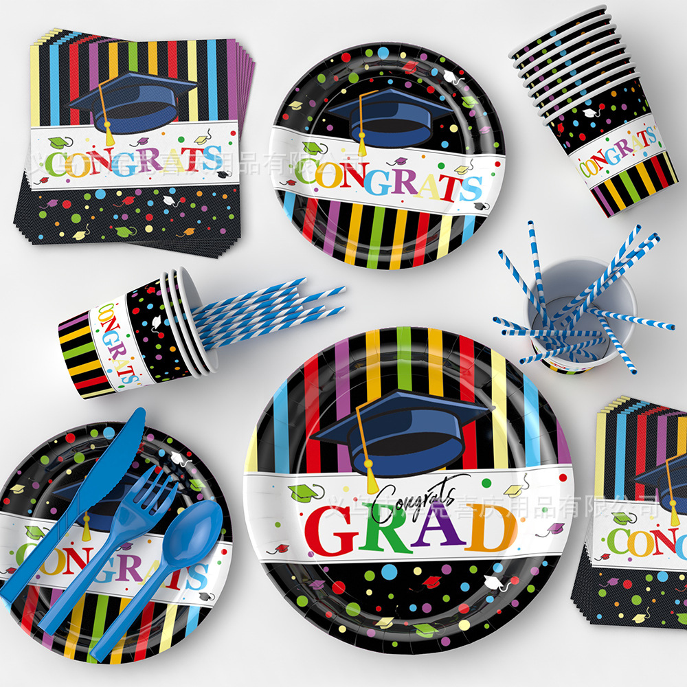 Nuevo jardín de infantes graduación ceremonia decoración diseño graduación temporada plato de papel taza de papel espiral tire bandera partido decoración traje