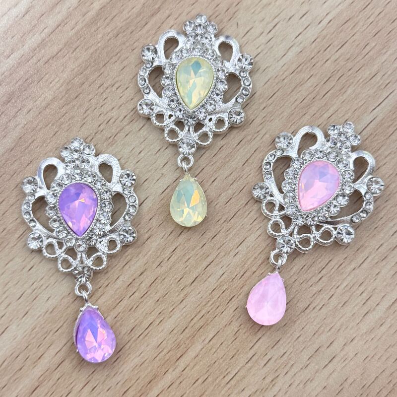 新しい合金水滴アクリルペンダントジュエリーアクセサリー平底ブローチアクセサリー DIY 衣類帽子アクセサリー|undefined