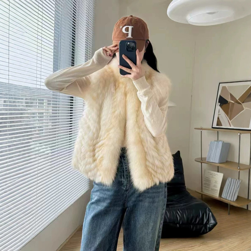 Songjian Mingyue 2026 Autumn/Winter New Slim-Fit Short Striped Fox Fur Vest Coat for Women