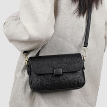 时尚包包女2025新款时尚气质简约斜挎小方包高级感百搭纯色单肩包