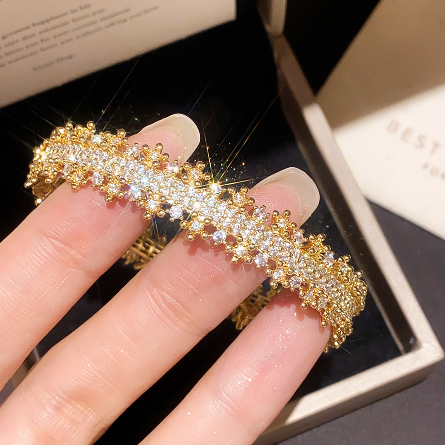 El temperamento francés arco de zircon pulsera de doble capa dulce ins pulsera de viento lujoso ligero de alto nivel sensación de joyas versátiles para mujeres