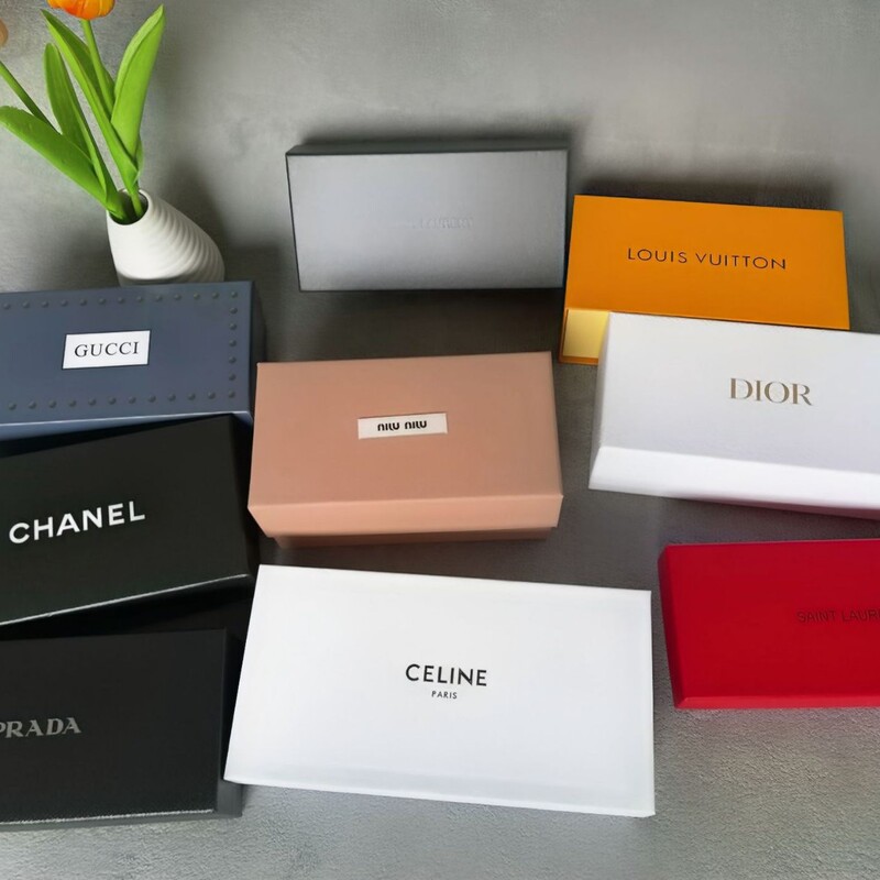 European and American big-name brands produce professional eyeglass case packaging with a pull-out inner cover, and can be customized with a logo as a gift box