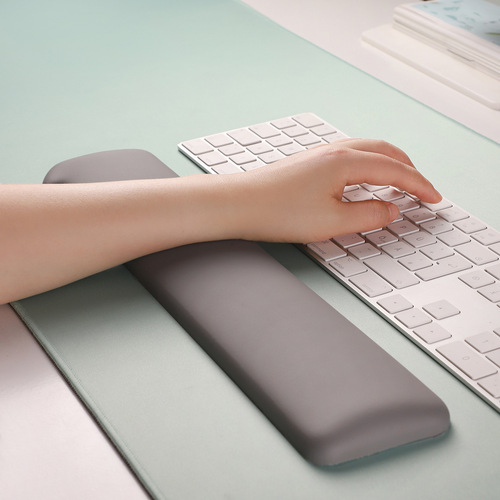 Small Bear Hall Square Small Silicone Mouse Pad Keyboard Hand Rest Wrist Rest Palm Rest Wrist Pad Washable High-Grade