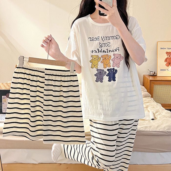 En nombre de la nube de algodón de tres piezas de verano nuevos pijamas de dibujos animados de mujer cuello redondo pantalones cortos de manga corta pantalones traje de servicio a domicilio