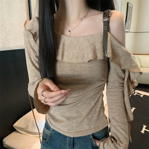 2025 Autumn Niche Irregular Long-Sleeve Off-Shoulder Knit Sweater with Ruffled Hemline, Fitted Design, and Chic Pleated Detail