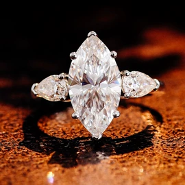 戒指;宝石工艺品;K金耳饰