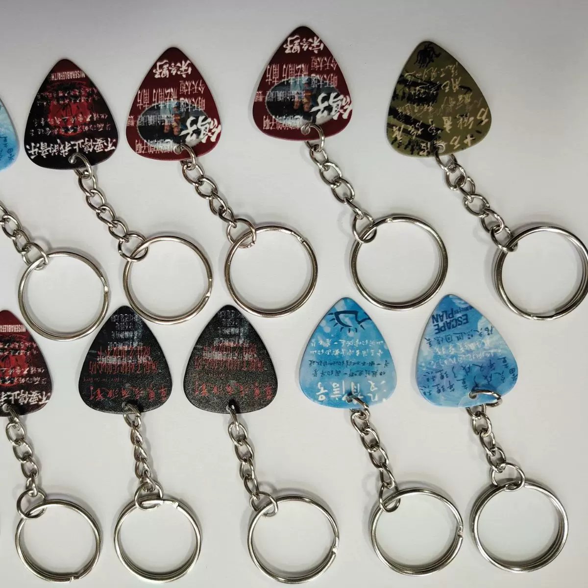 定制吉他配件拨弦片赛璐璐吉他拨片钥匙扣定制拨片钥匙扣