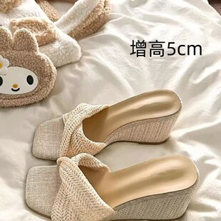 �^�������鲼һ����ЬŮ�⴩�ļ��¿ʽ�ȼ���Ů�L�¸߸�����Ь
