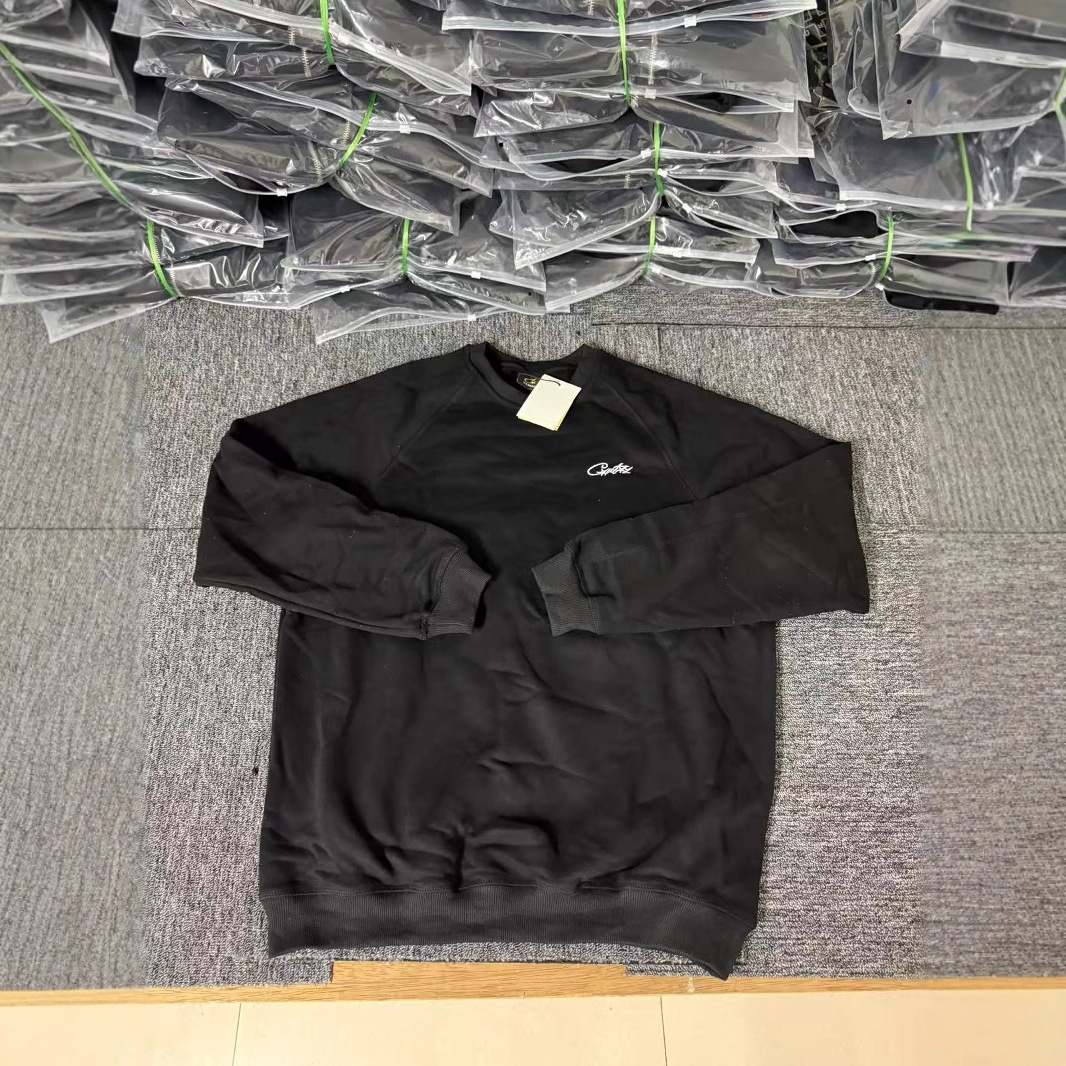 -블랙 스웨트셔츠