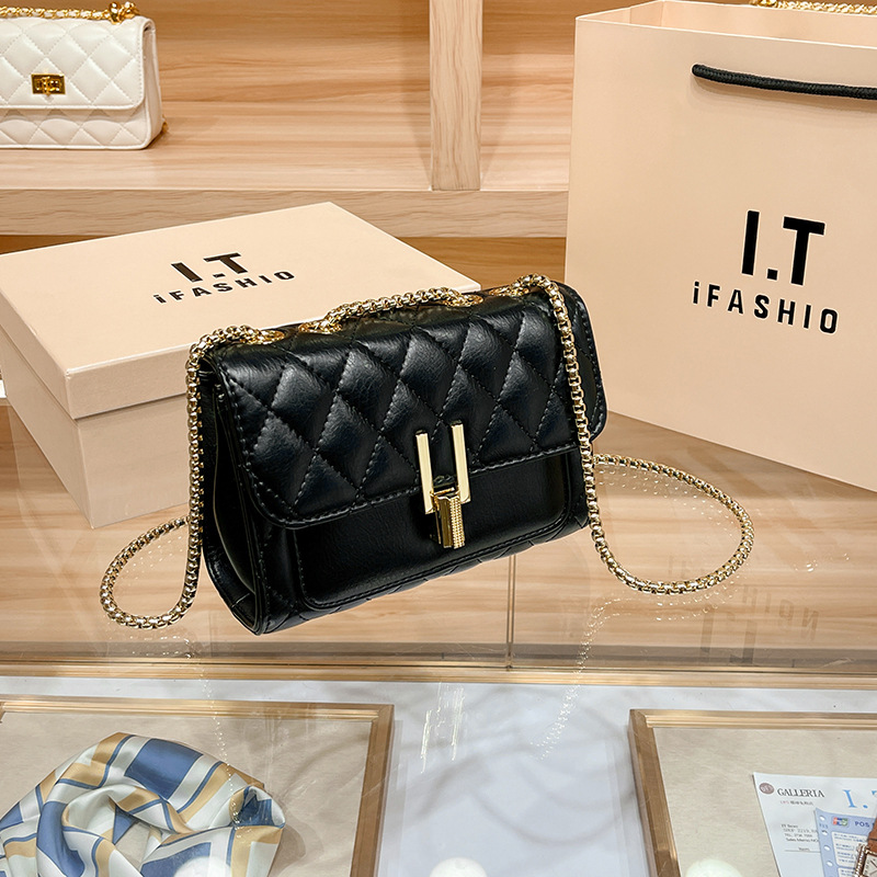 2023 Sommer Lingge Echtes Leder Damen Personalisierte Mode Kleine Duftende Wind Umhängetasche Kette Live Neues Produkt_voghion.com