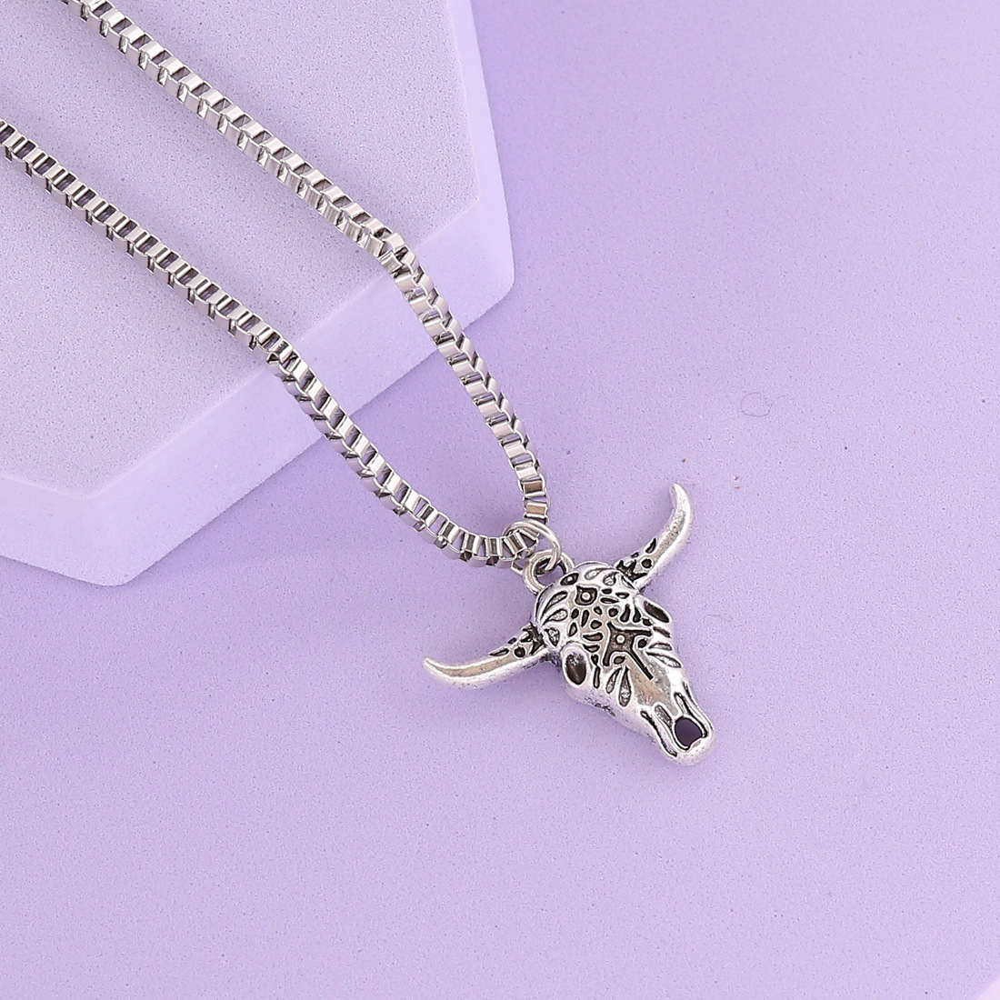 personality bull head pendant retro necklace simple temperament turquoise necklace