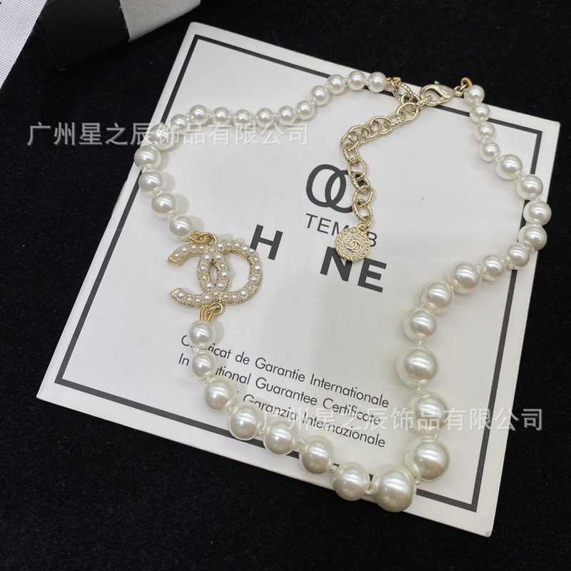 実物写真 Xiangjia ペアバージョン ダブル C100 周年記念大小真珠ネックレス レディース 小さな香りスタイル鎖骨チェーン レディース 工場卸売|undefined