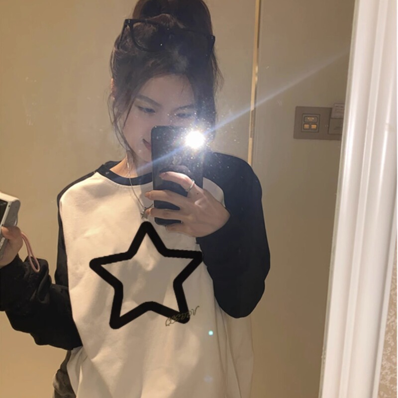 Fall 2023 black and white stitching raglan sleeve new top loose versatile slimming casual five-pointed star printed women's clothing