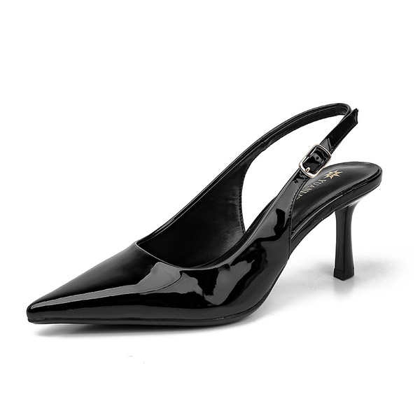 Fashionable shoes made of patent leather pointed-toe low-cut…